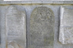 Macewa na cmentarzu ydowskim w Gniewoszowie